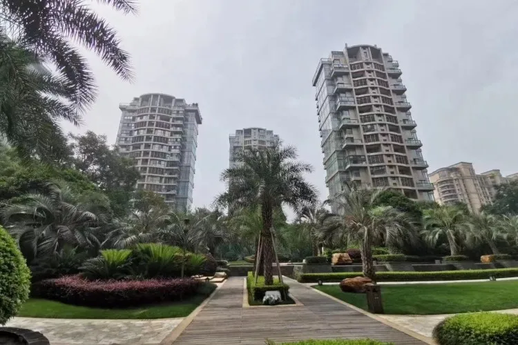 Hot Compound: The Dreamland