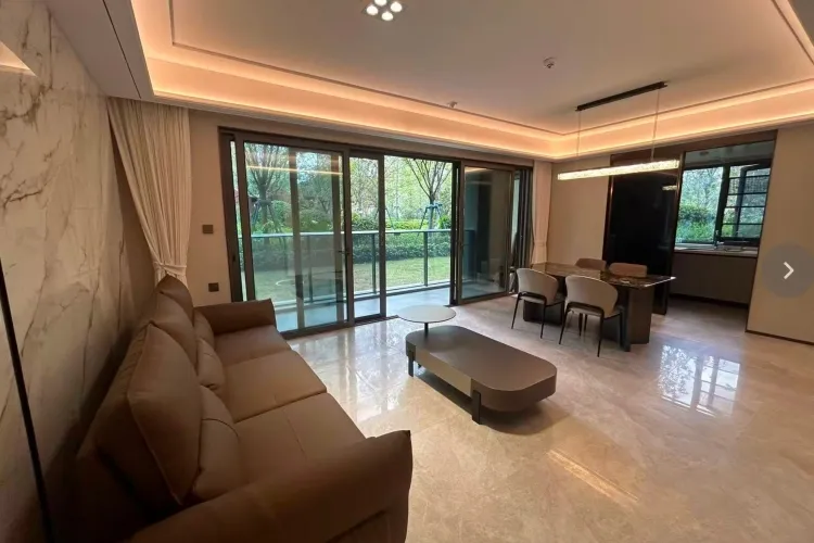 Central Crossing - Agent Selection