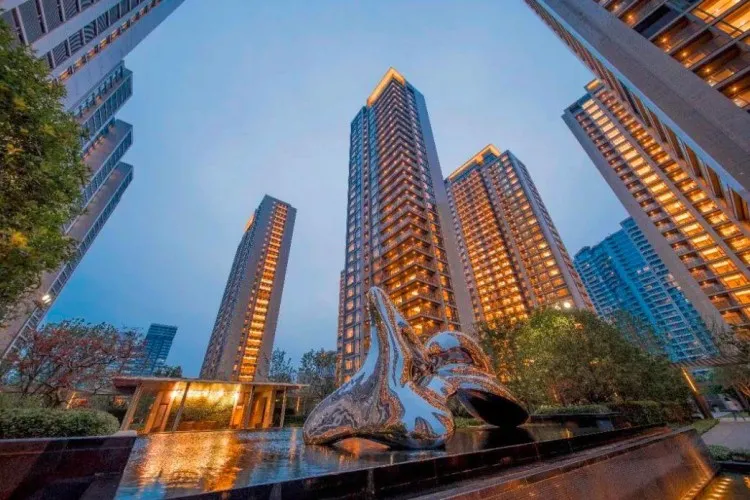 Hot Compound: Greentown Liu Xiang Yuan